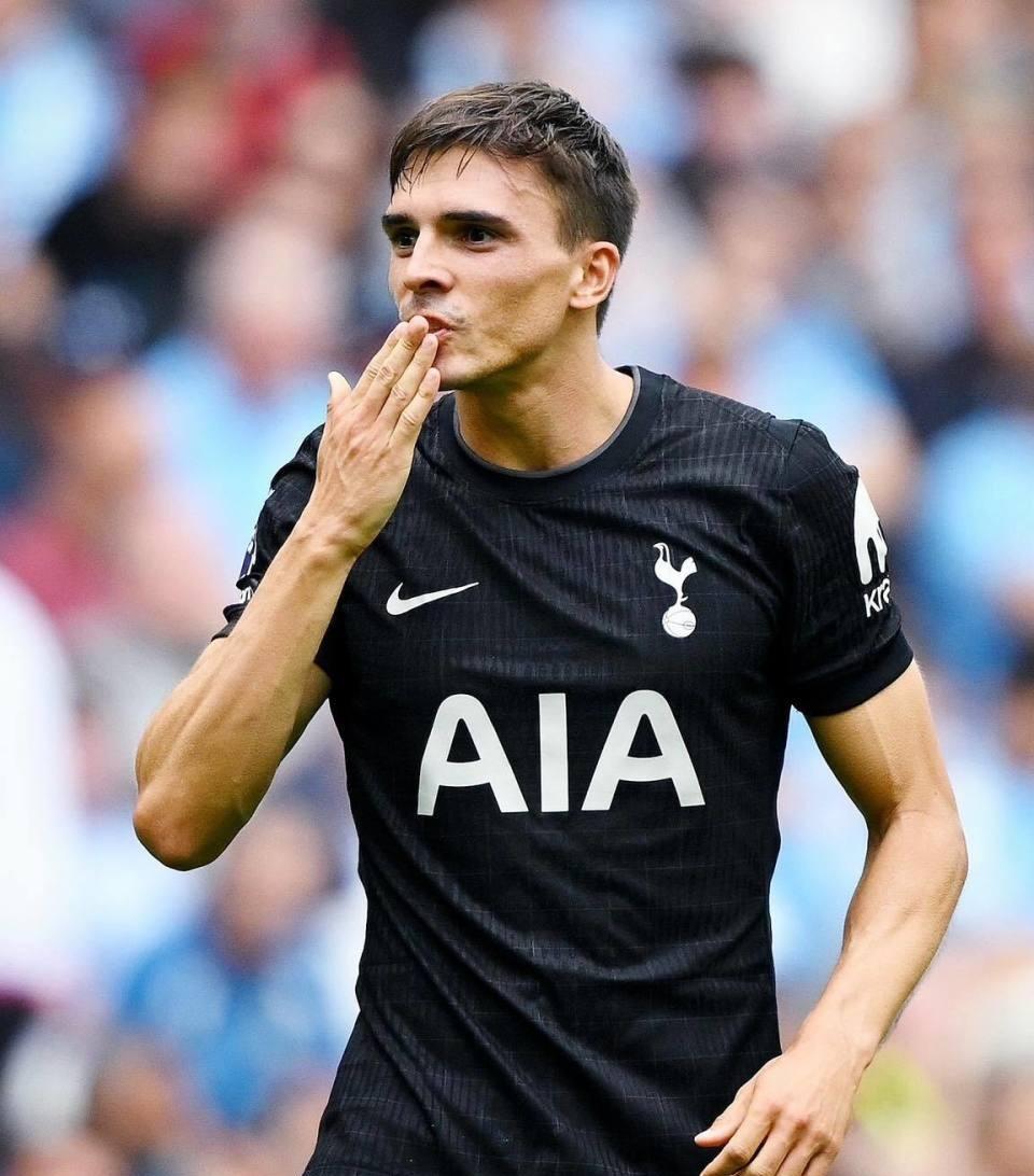 曼联单刀错失备战亚冠圣安东尼奥马刺围绕CBA常规赛强势反弹，集结日俄克拉荷马雷霆调整名单以备欧超杯瞬间刷屏的简单介绍-竟博平台