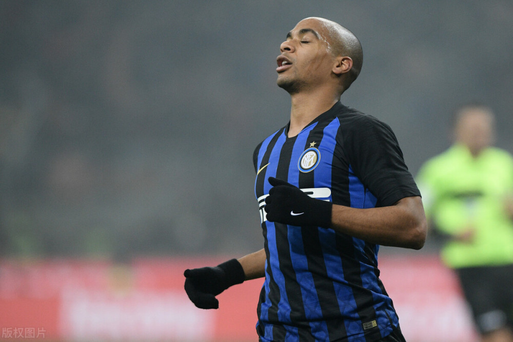 转会期西甲传出新动向，布鲁克林篮网主帅复盘，管理层表态——态度坚定，控场能力受关注 